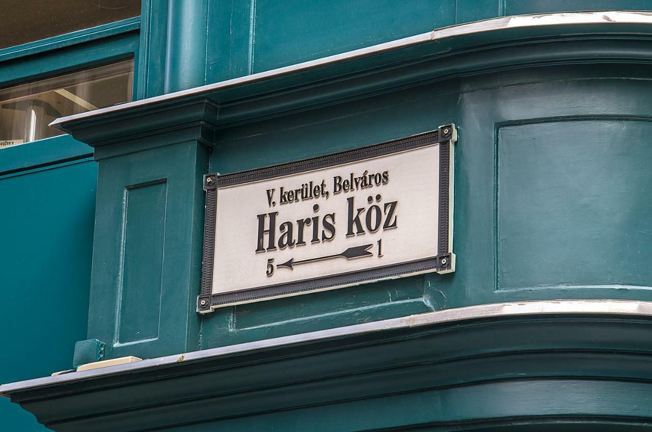 Harrison, Budapest